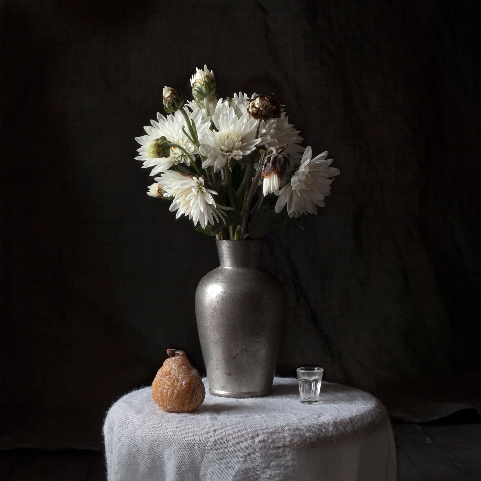 Vanitas V 2017, 66 × 66 cm / 30 × 30 cm